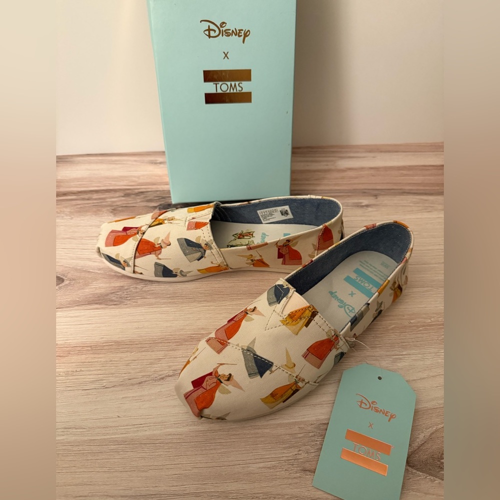 NEW IN BOX- Disney X TOMS Fairy Godmother Women’s Classic